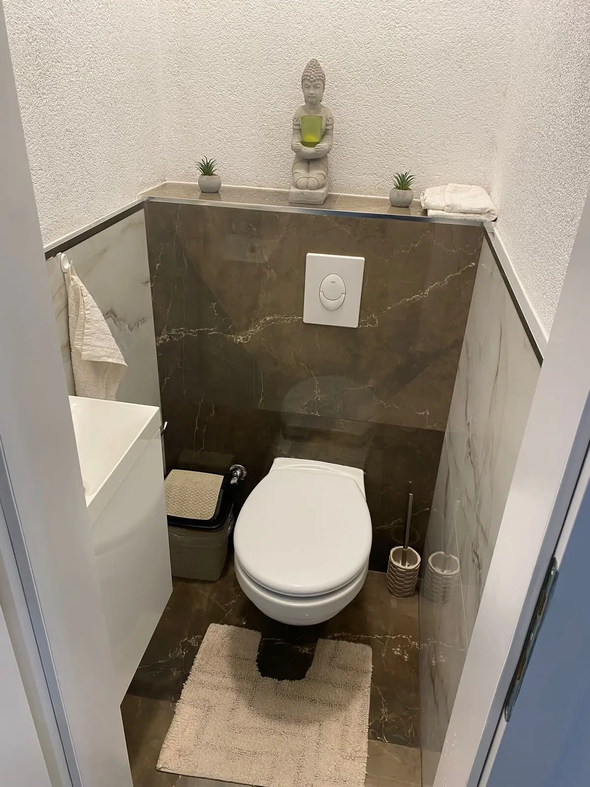 3 Room High Standard Apartment 80 qm Center