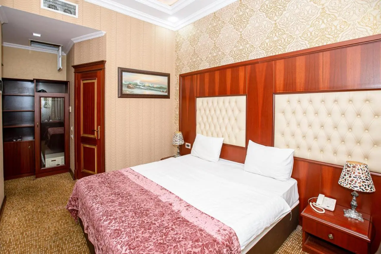 Clover Hotel F1 View