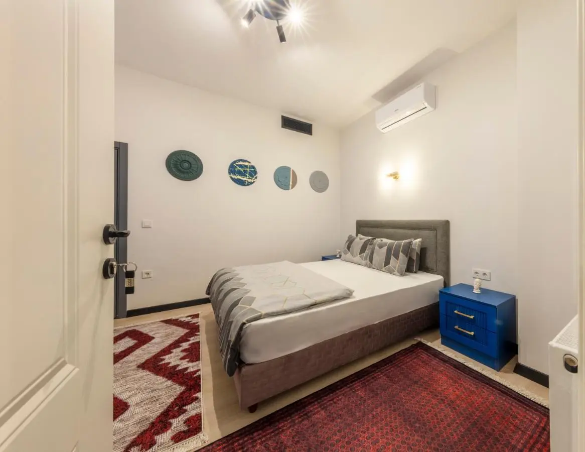 Hexa Suites Hotel