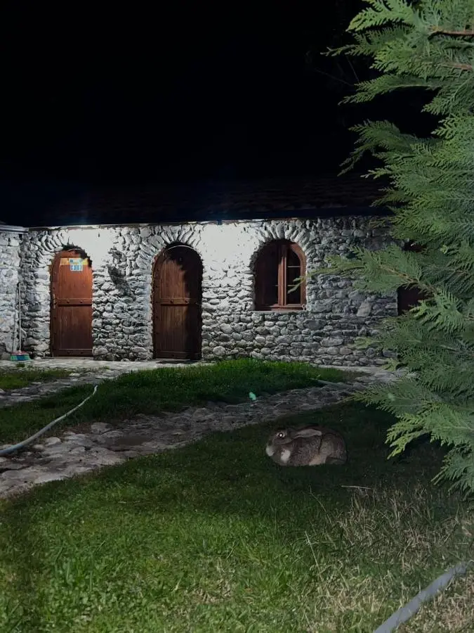 Windmill Shkodra Gesthouse Camping & Grill