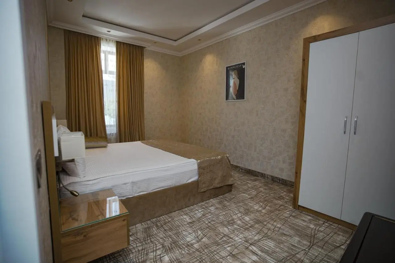 LakeSide Hotel & Spa