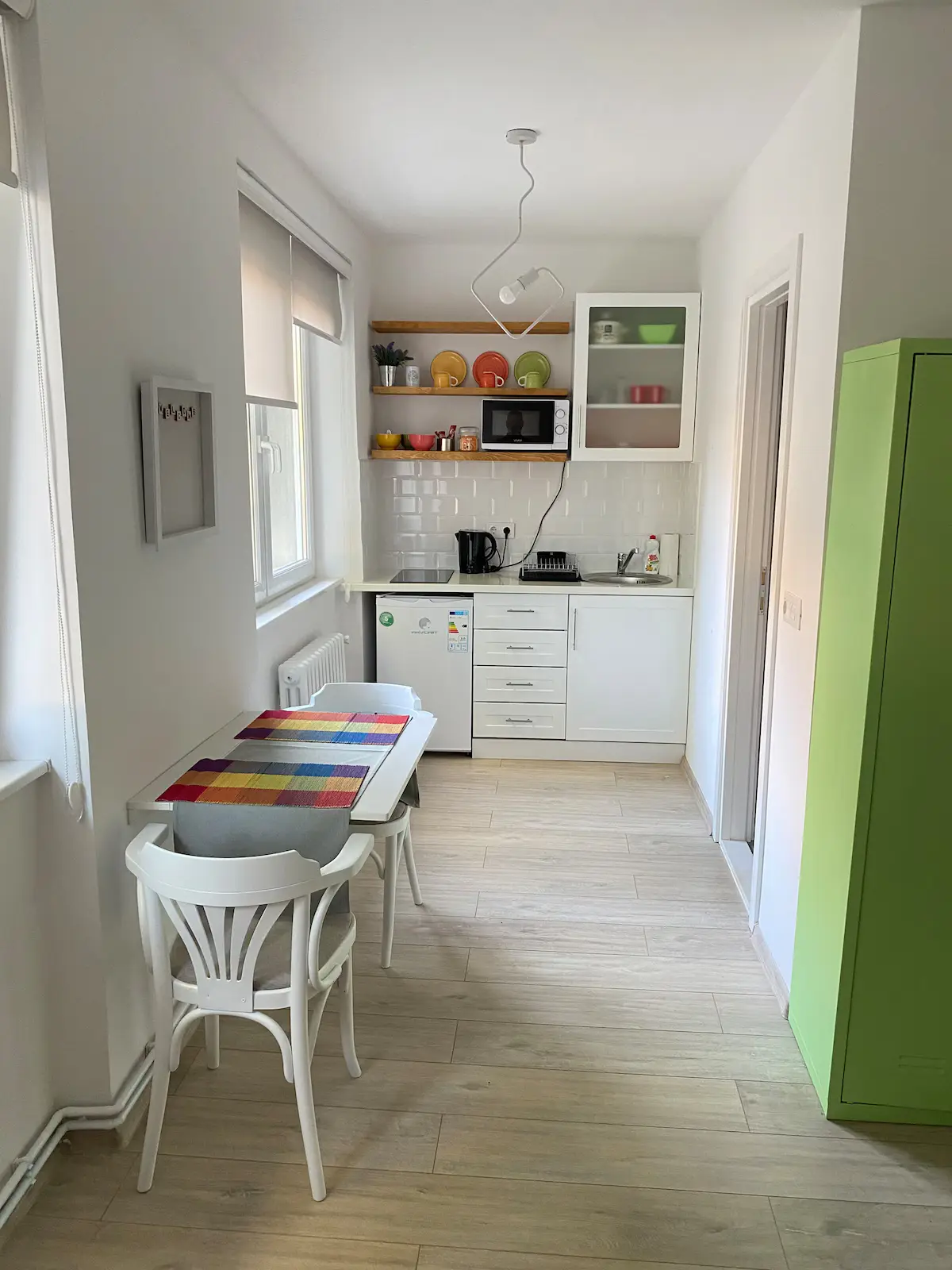 Beautiful White Studio Apartment Lejla