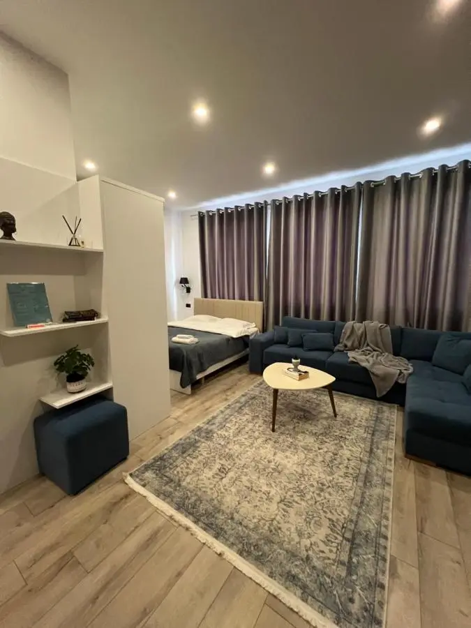 Cane Apartments
