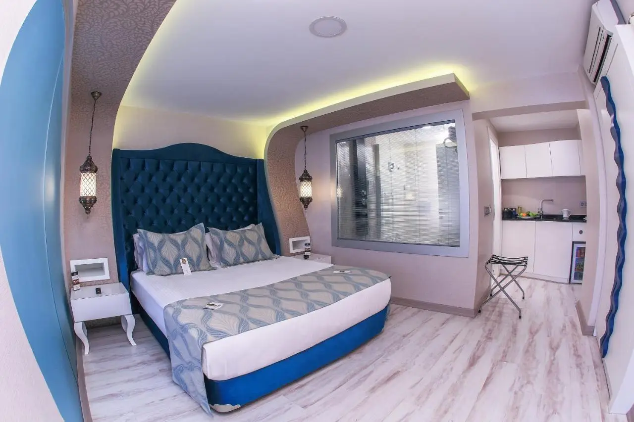 Demonti Hotel