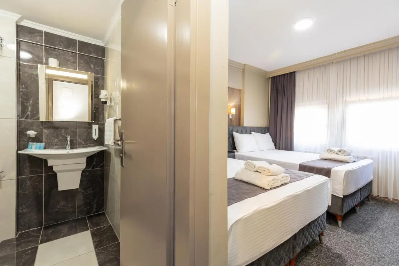 BURSA LOYAL CiTY HOTEL