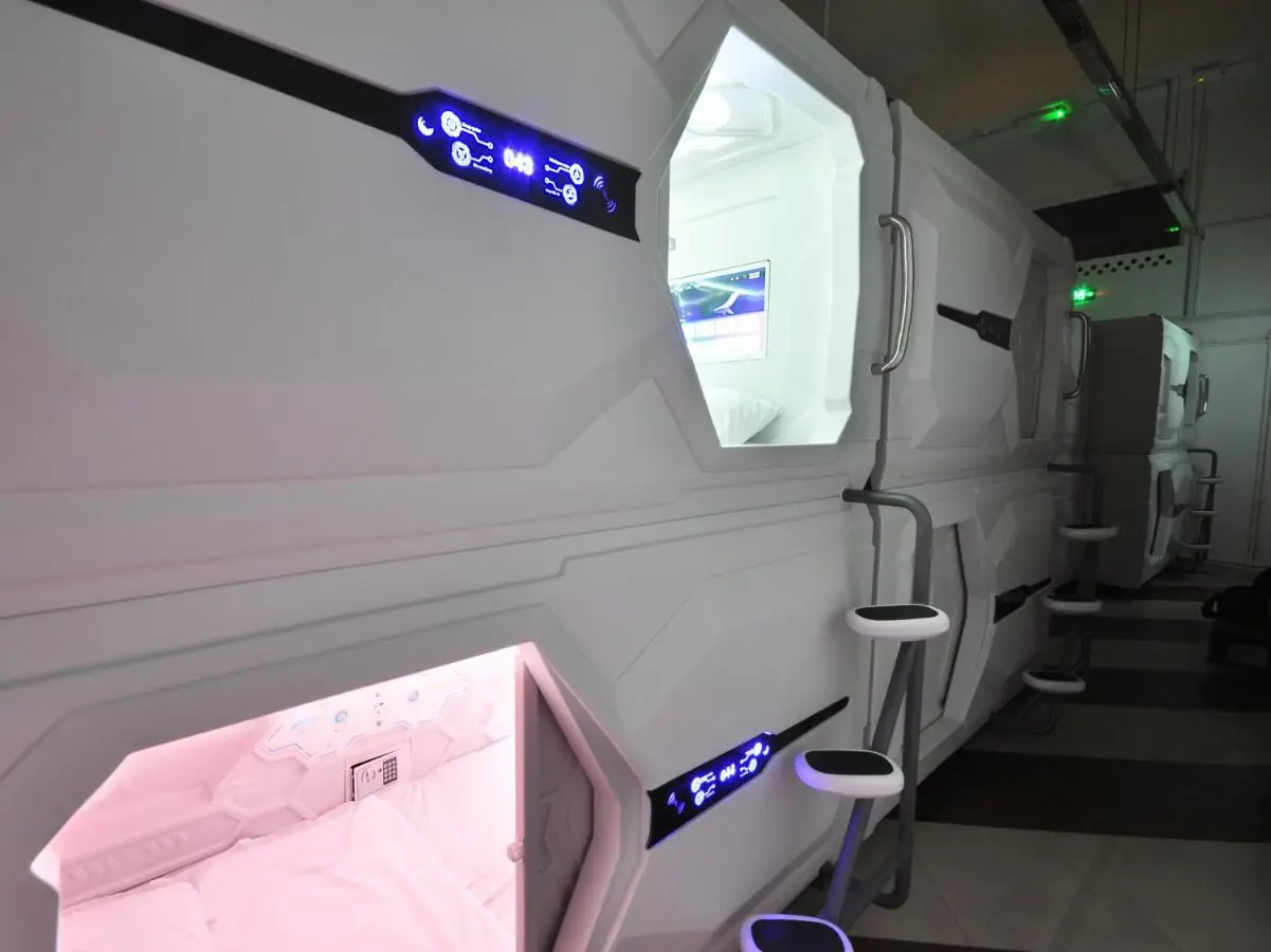 Capsule Hotel Happy lounge