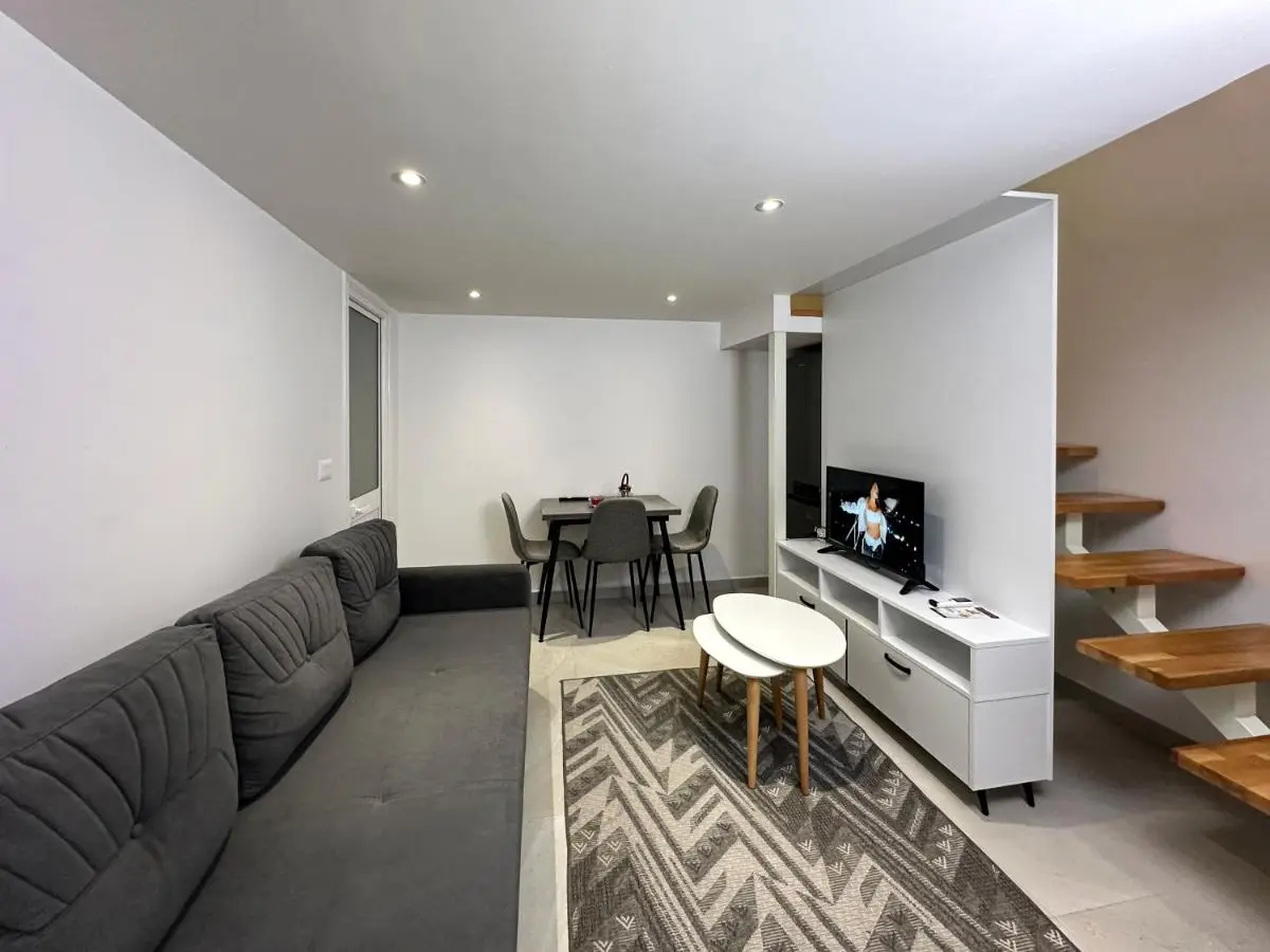 Home Select Tirana 2
