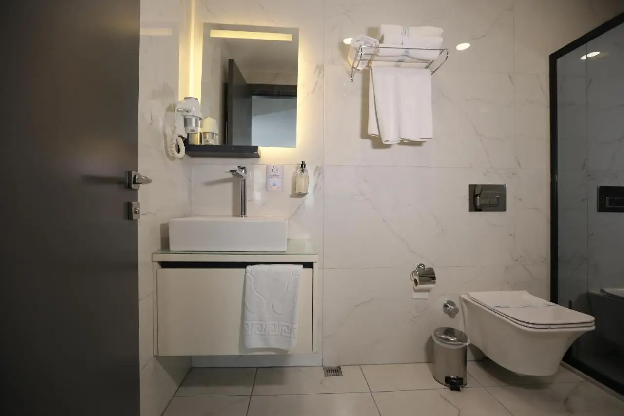 Ren Business Hotel