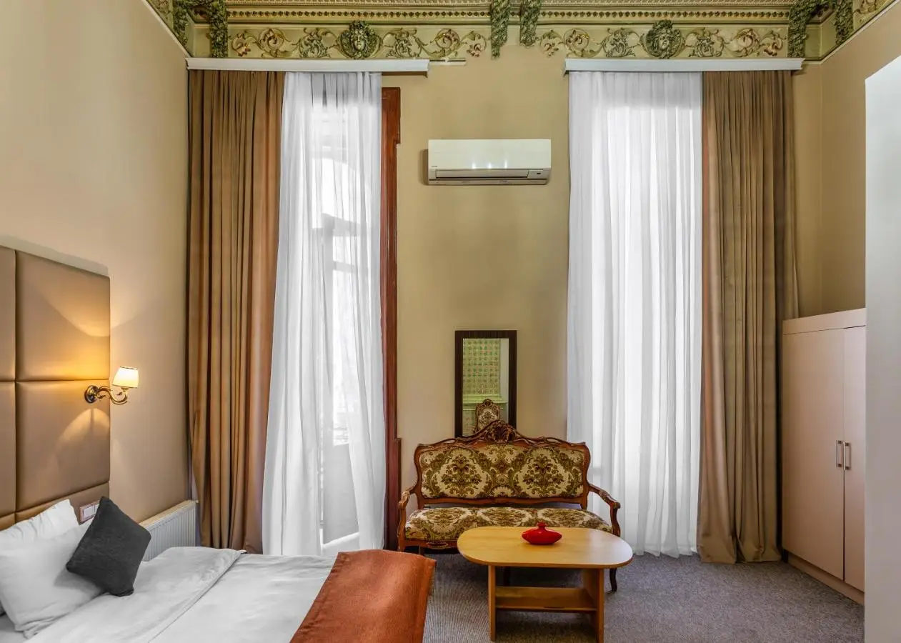 Bella Garden Nizami Hotel