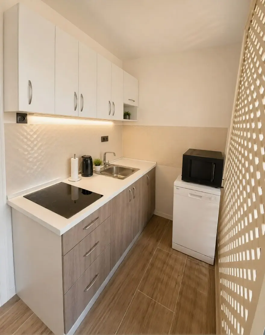 "MONNA" apartment for four in Švrakino