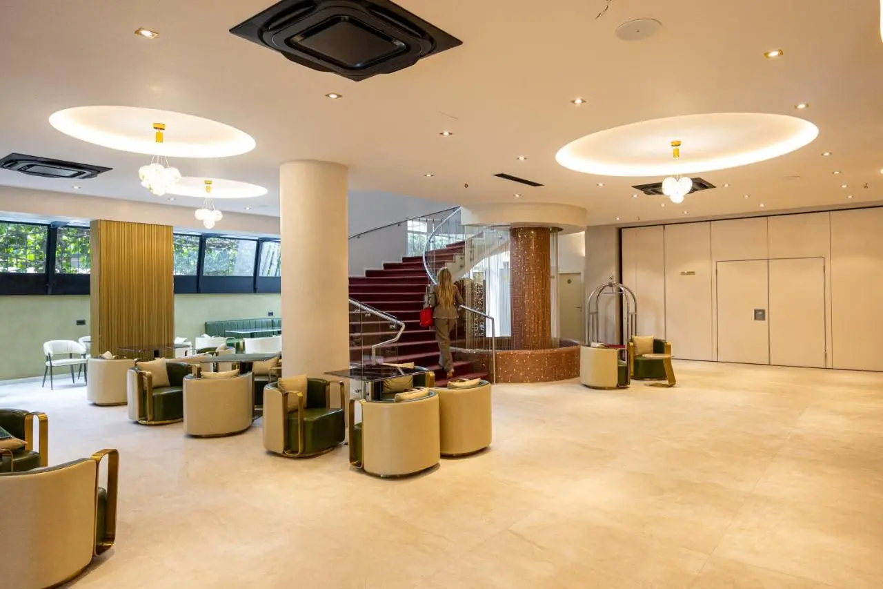 Sky Hotel Tirana