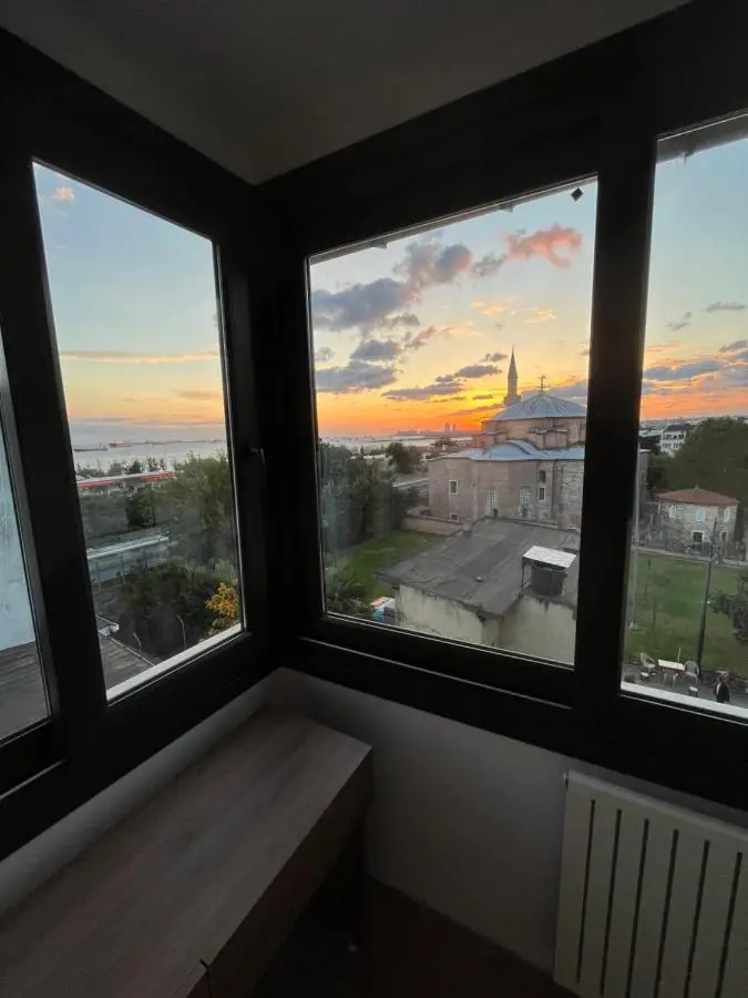 Sultan Pier Hotel