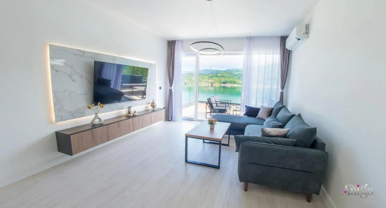 Royal Terrace Apartments