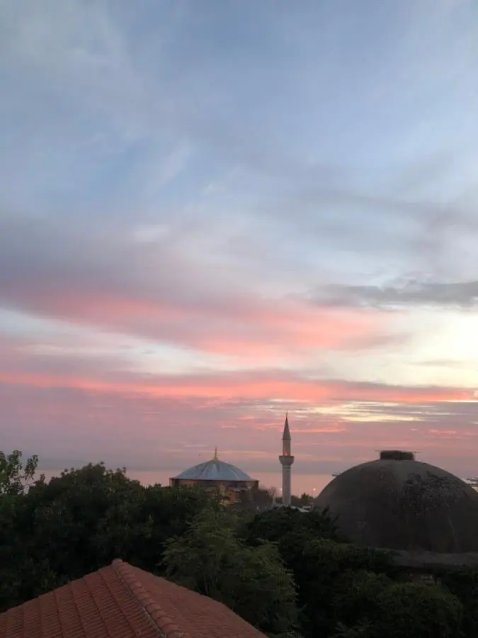 BACHOS HOTEL SULTANAHMET enjoy breakfast on the sea view terrace