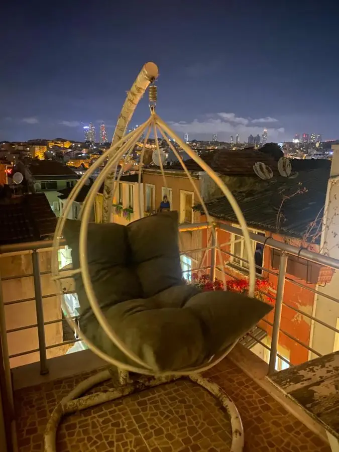 Omar Suite 360