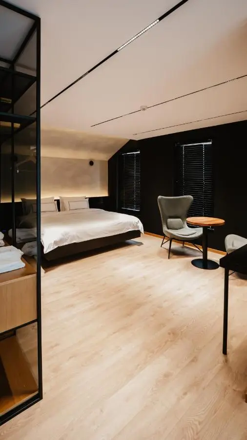 BAZ'HUR Boutique Hotel