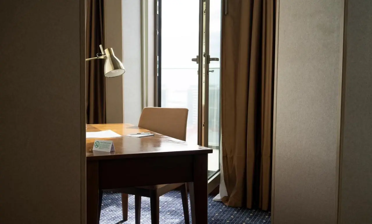 Parkside Hotel & Apartments