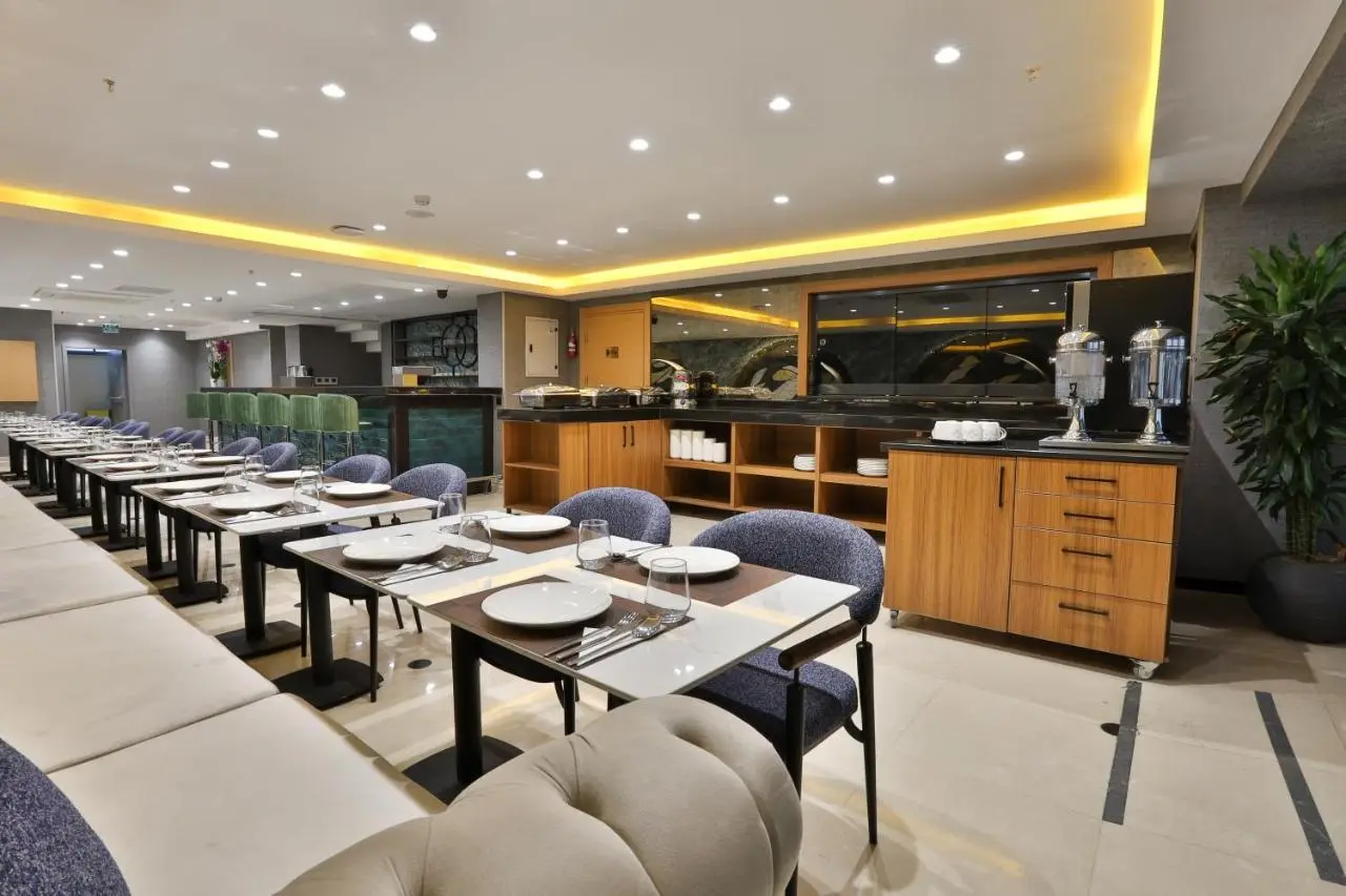 Istanbul Taksim Pera Star Hotel - Istiklal Street