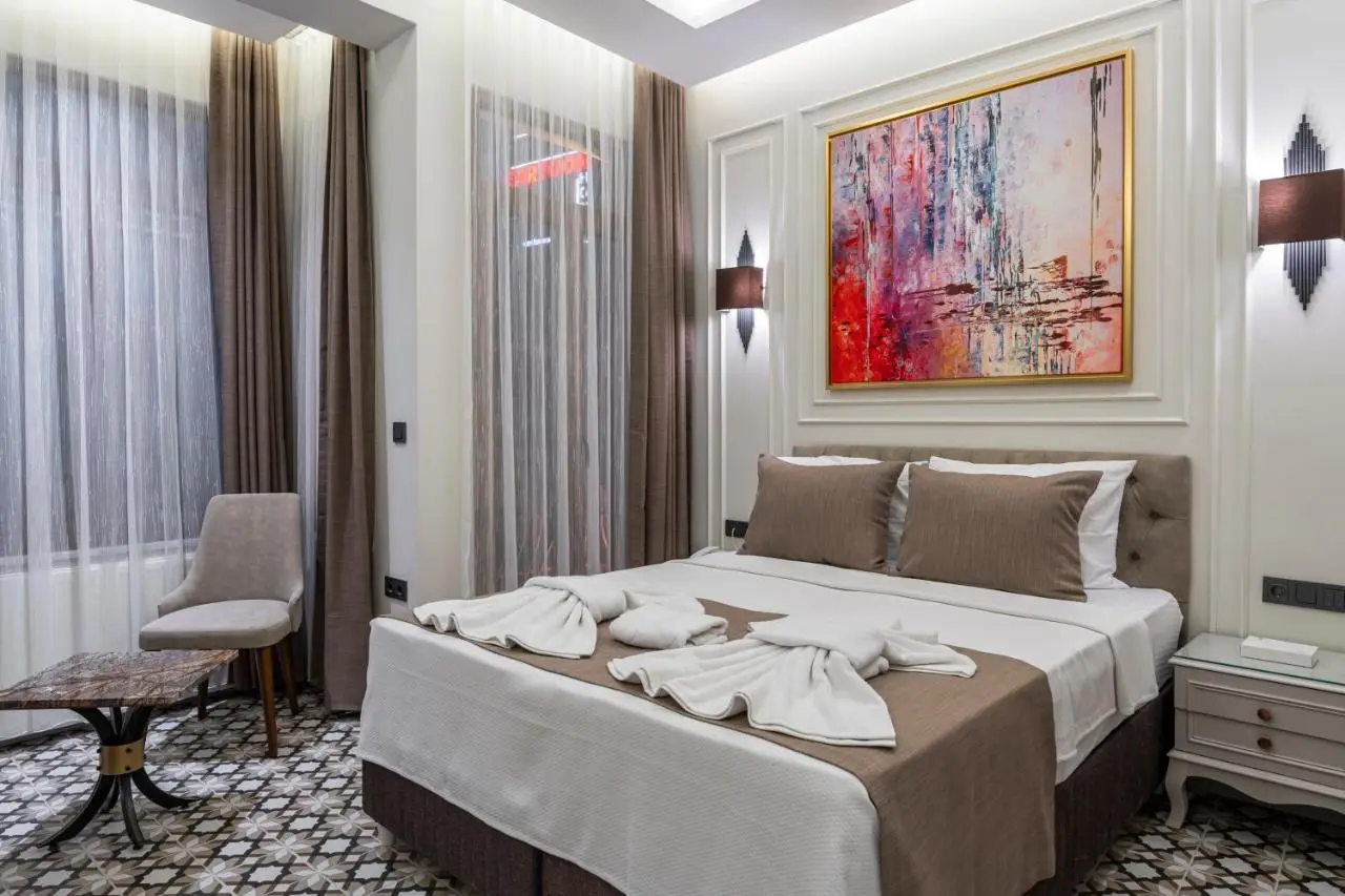 Pera Luna Premium Hotel