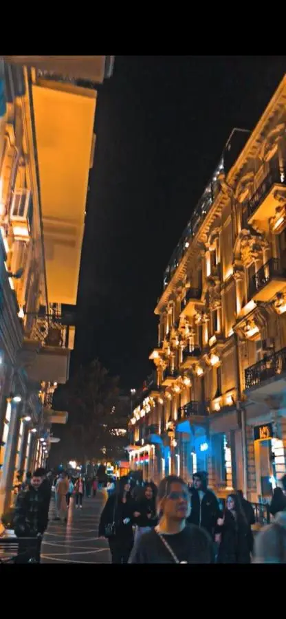 Pak Az Deluxe Hotel