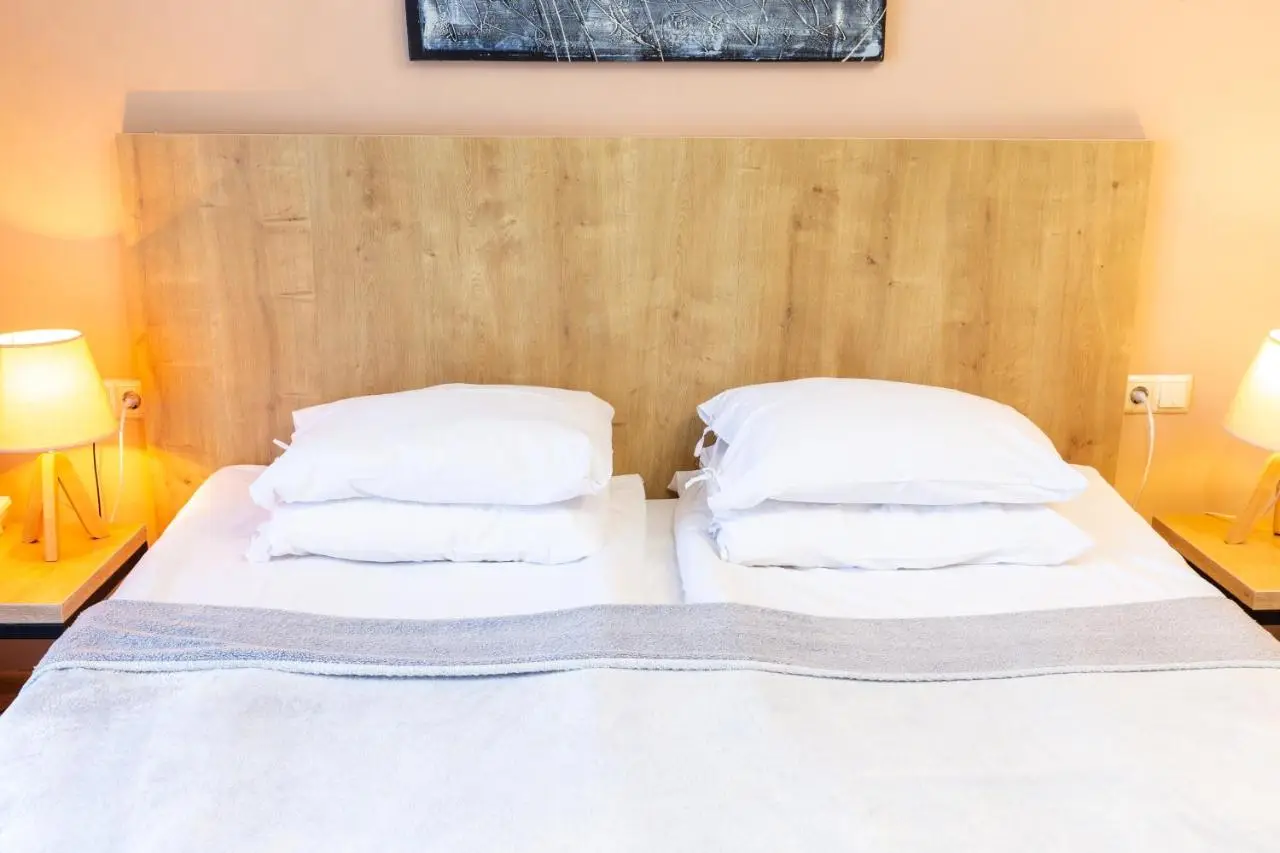 Hotel N16