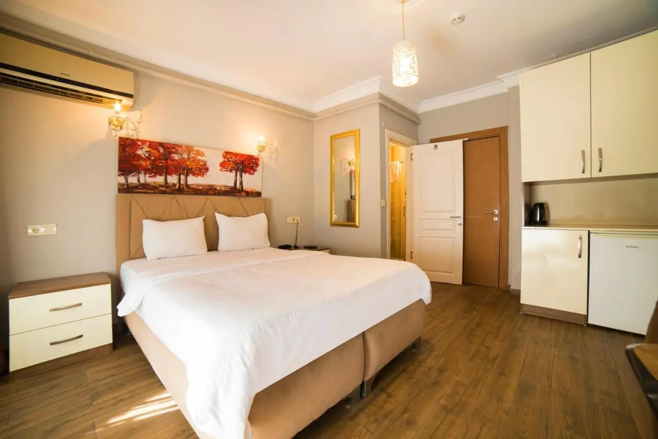 Zendy Suite Hotel