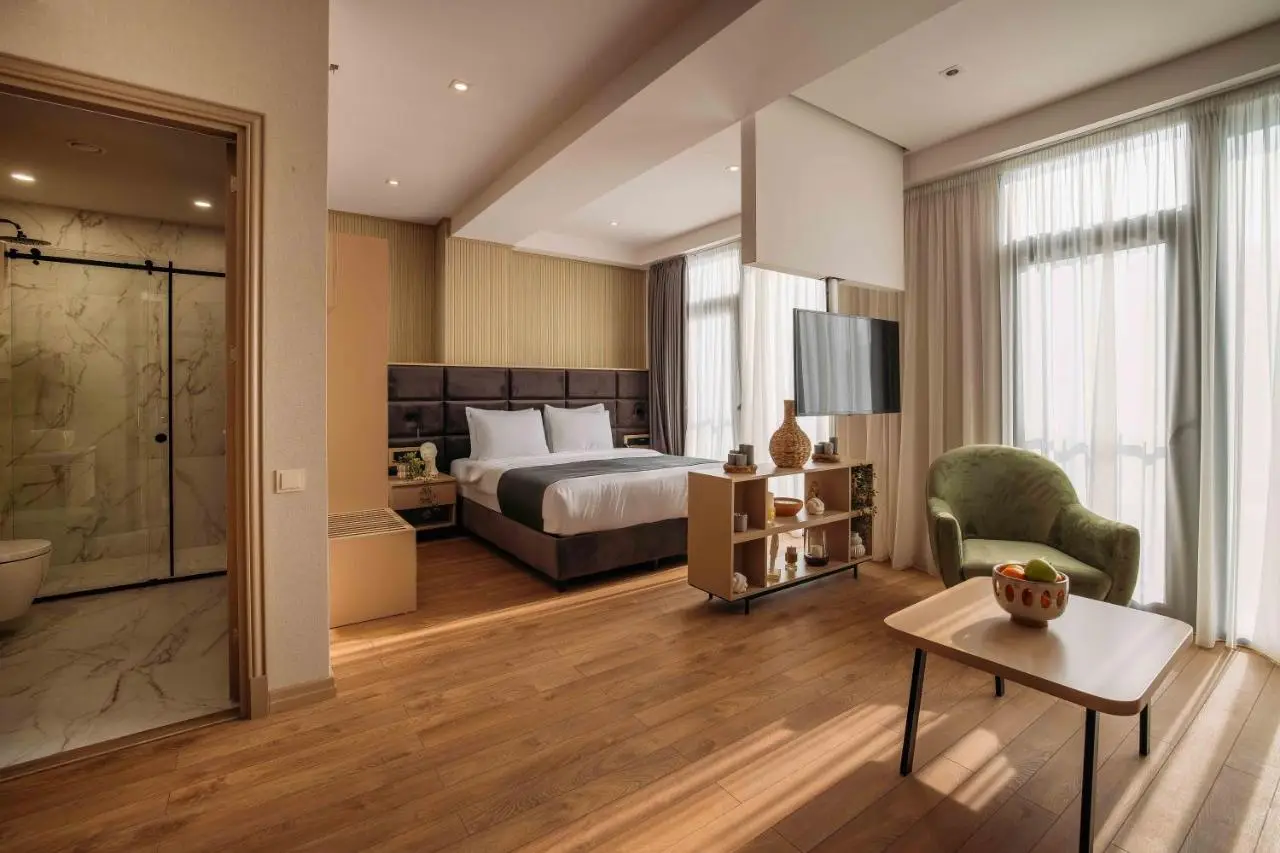 Hotel Monday by DNT Group