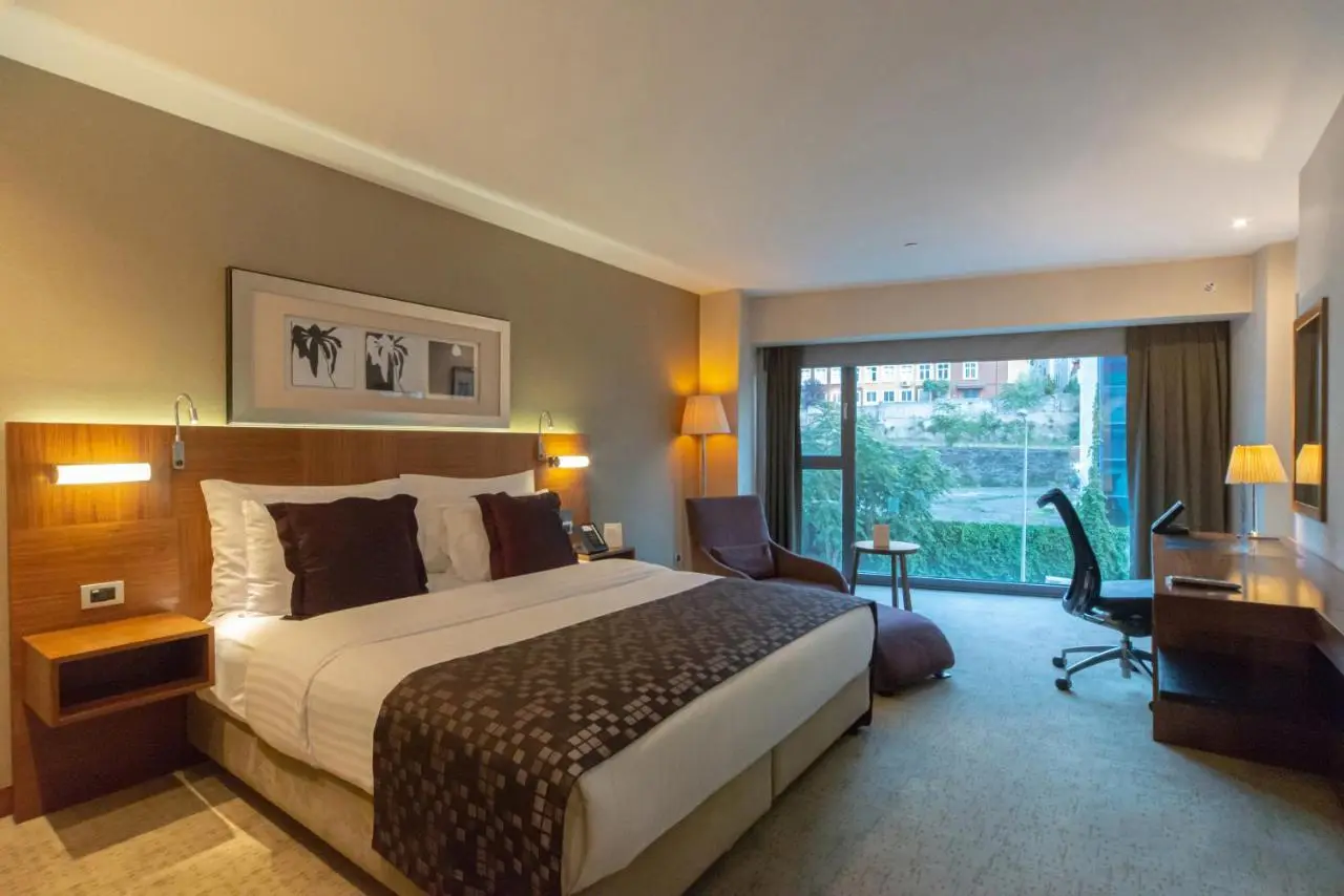 Crowne Plaza Istanbul Harbiye by IHG