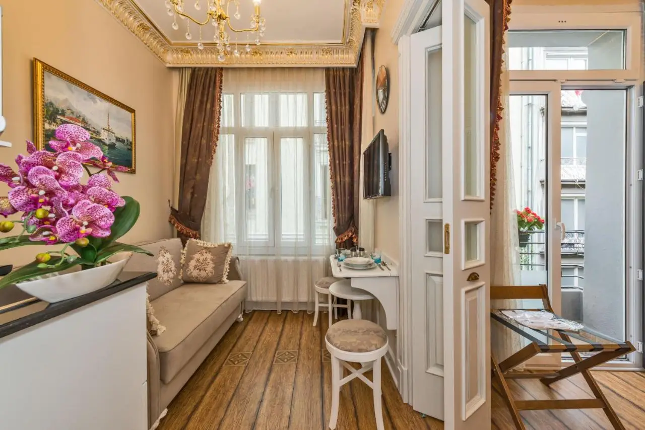 IQ Hotel