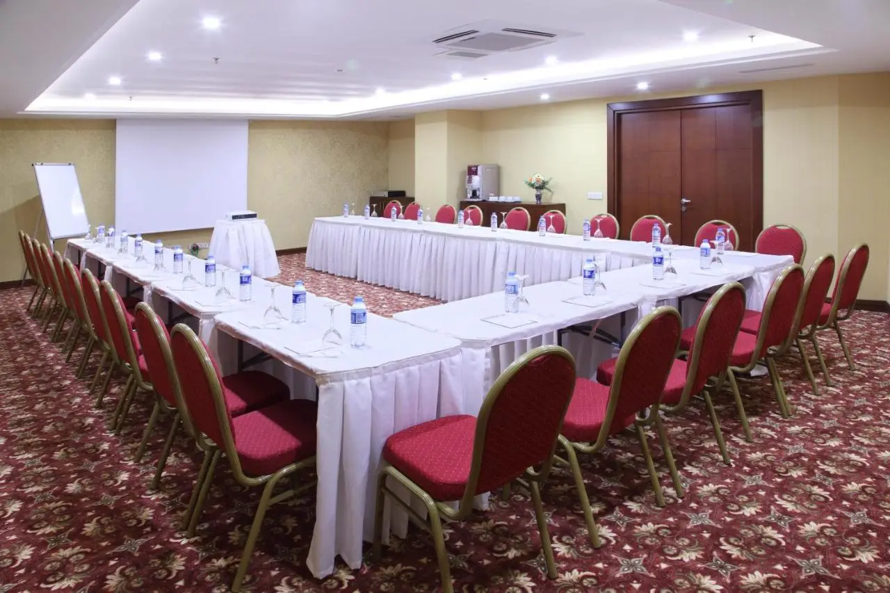Hotel Senbayrak City