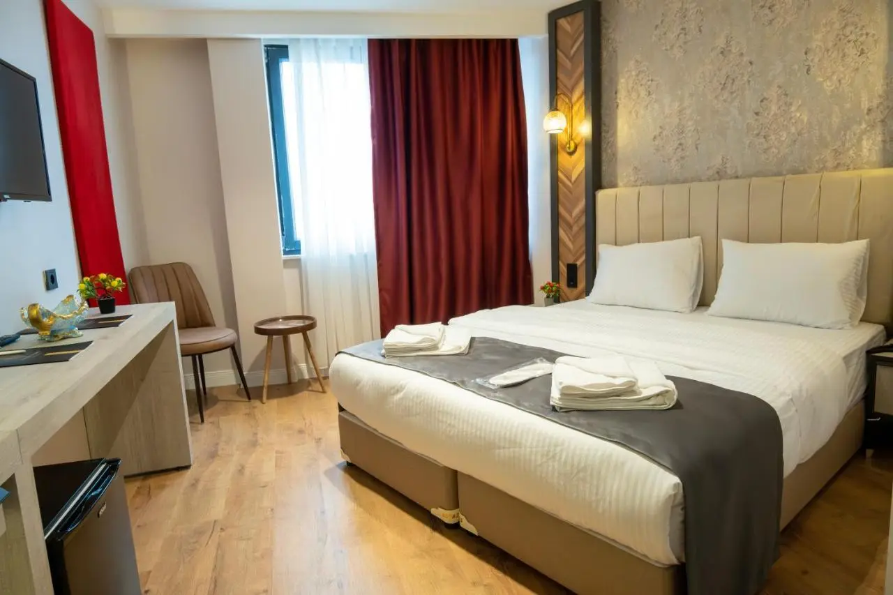 Linda Port Hotel