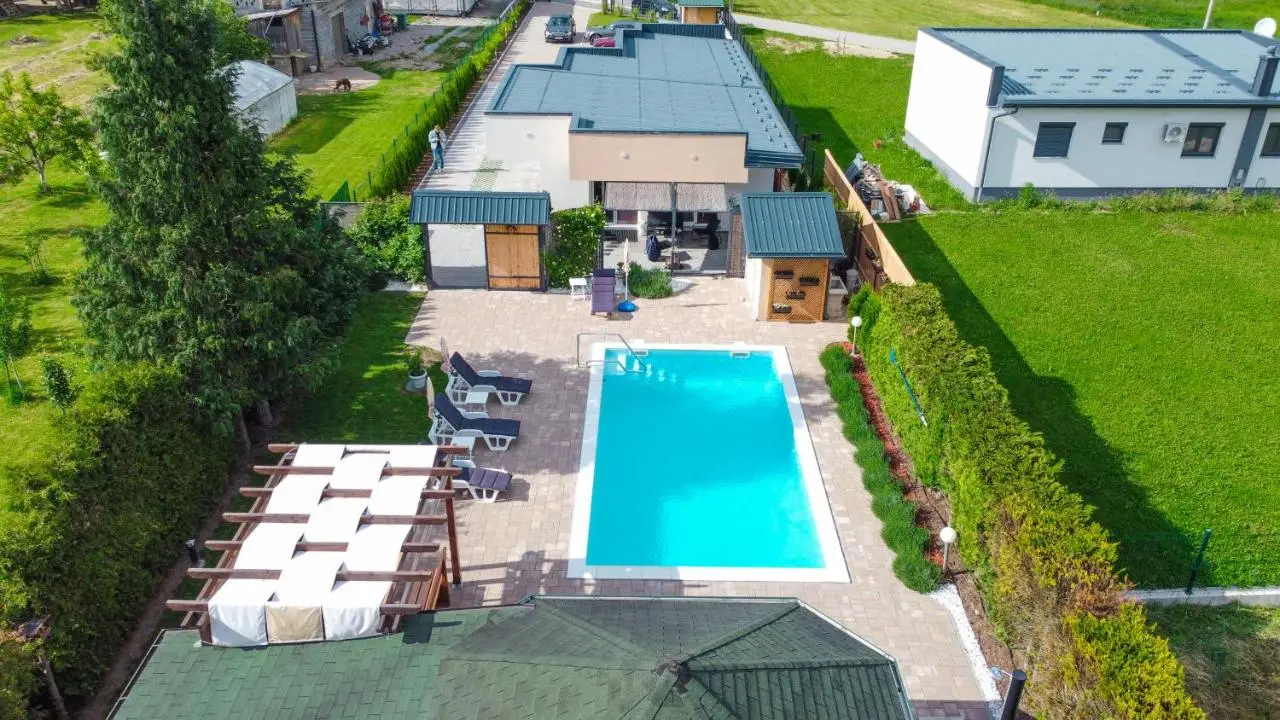 Delta apartments