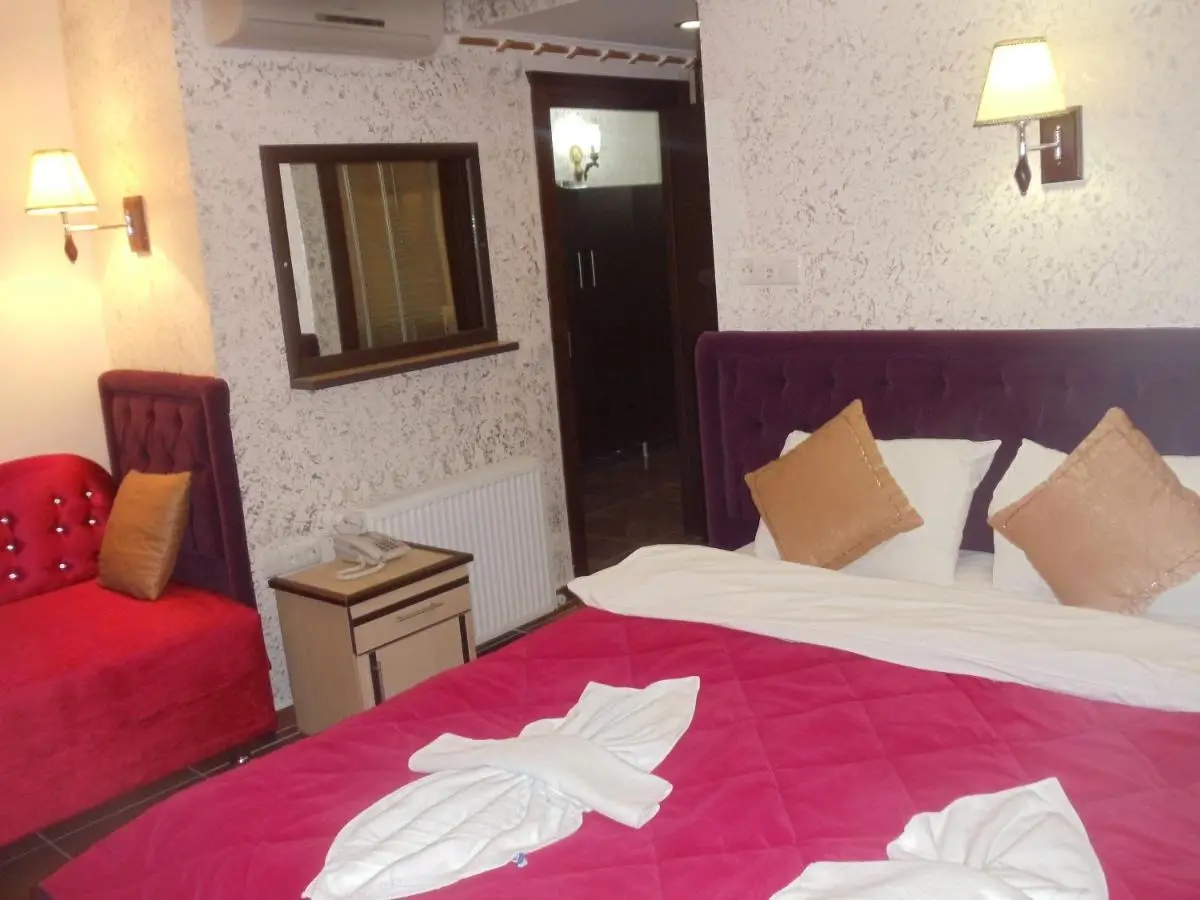 Ares Hotel