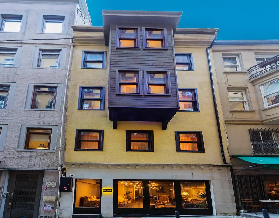 Meroddi Galata Mansion