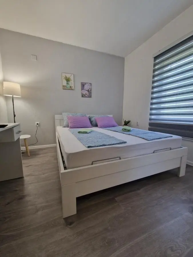 Visit Dreznica - Canyon Retreat
