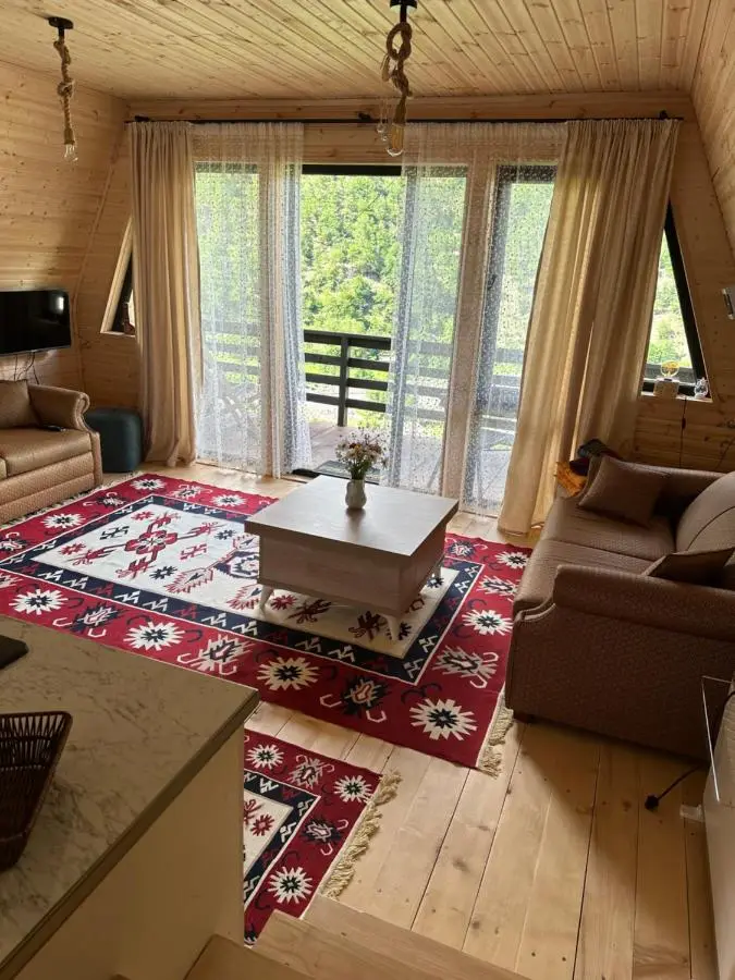 ლენტეხის მთის სასტუმრო - Lentekhi Mountain Inn