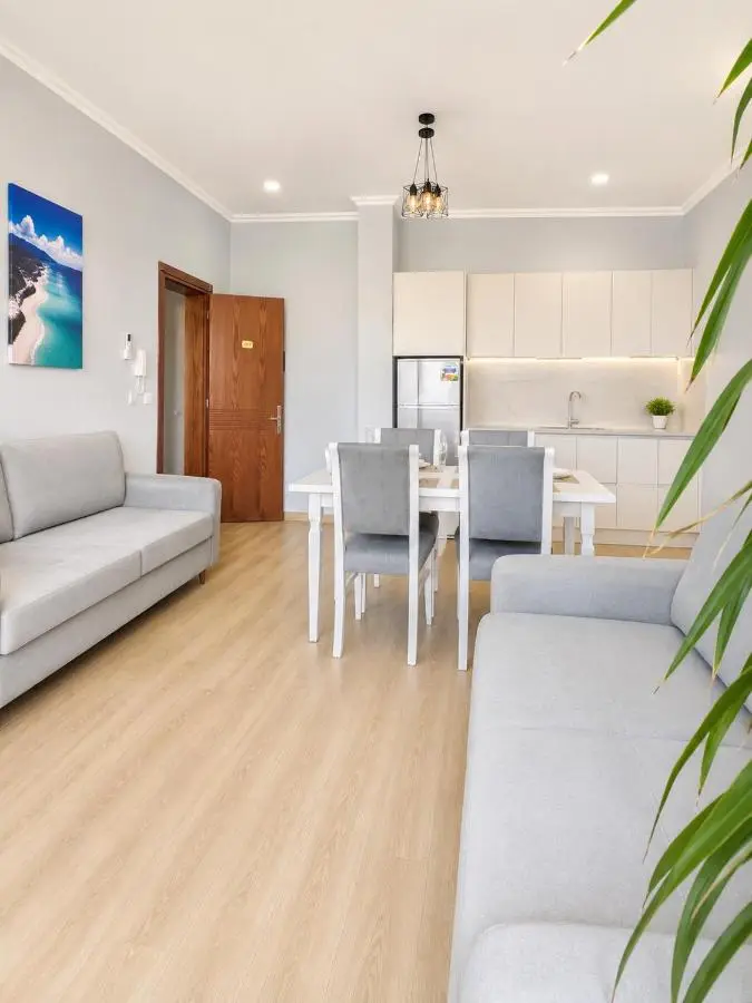 Flors Apartments