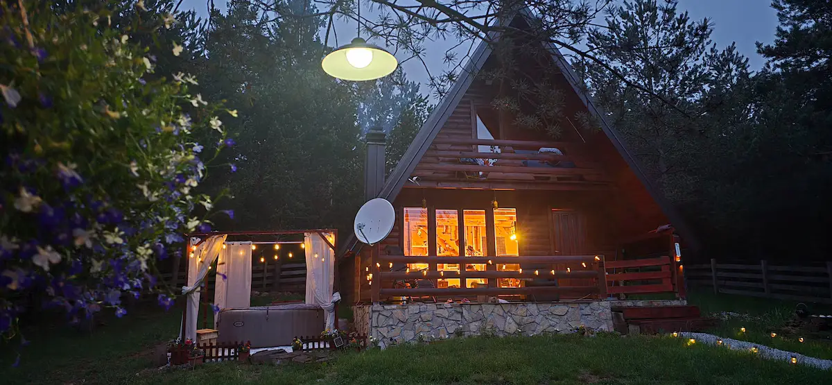 Cozy Forest Hut near Sarajevo with outdoor hot tub