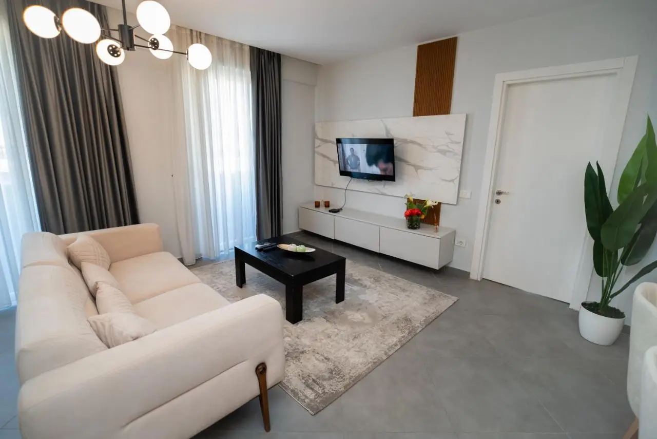 Home Select Tirana 6