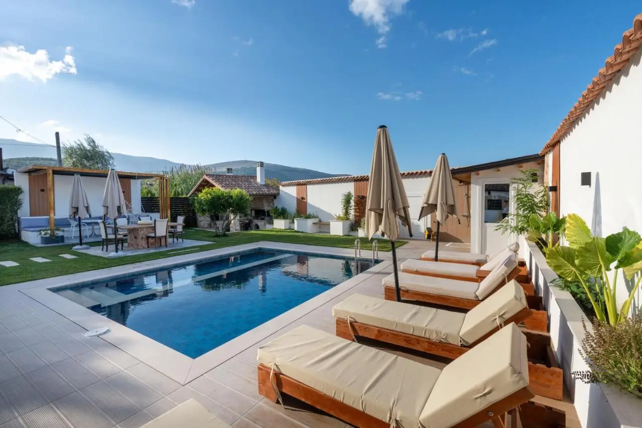 Villa Lejzo - Swimming Pool