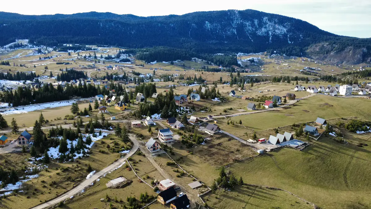 House Tikica Vlasic / Mountain view