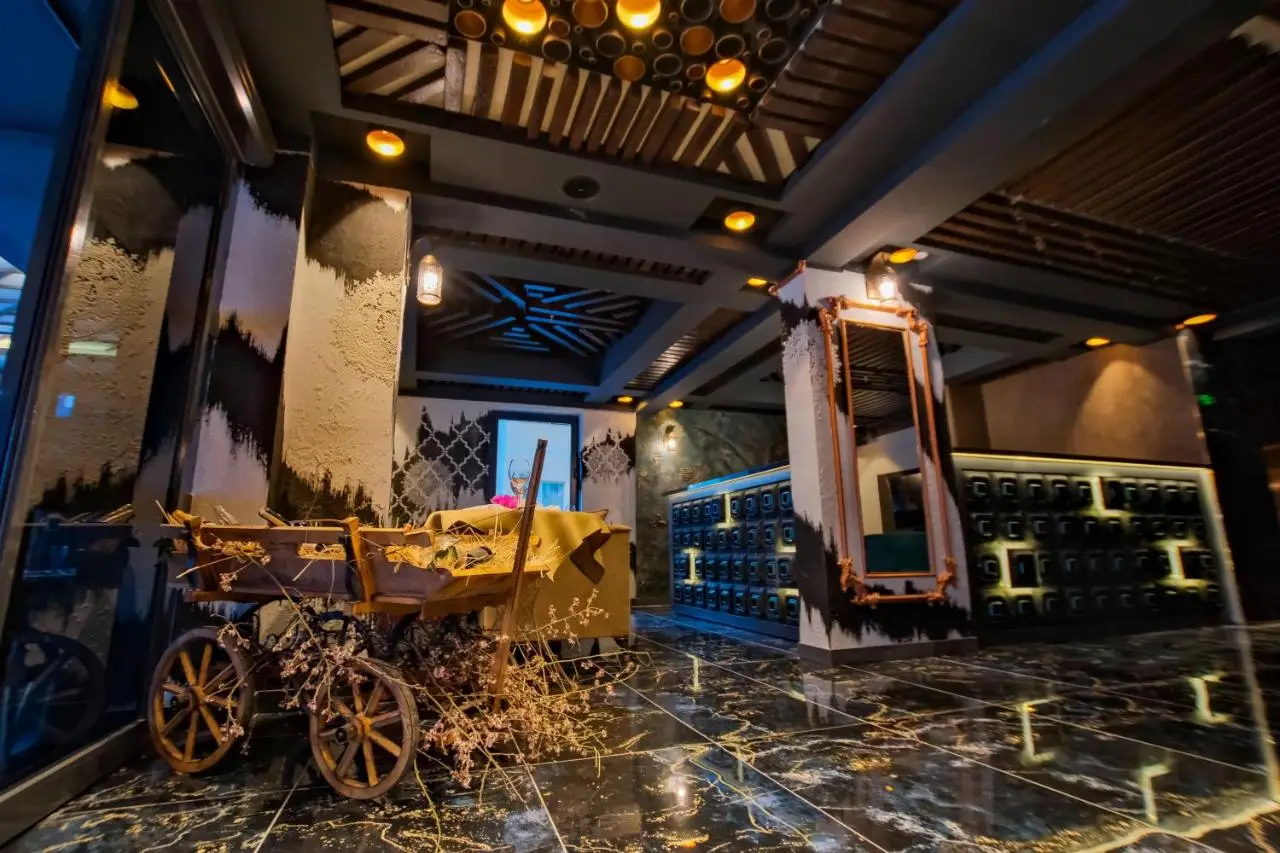 MOONDAY HOTEL