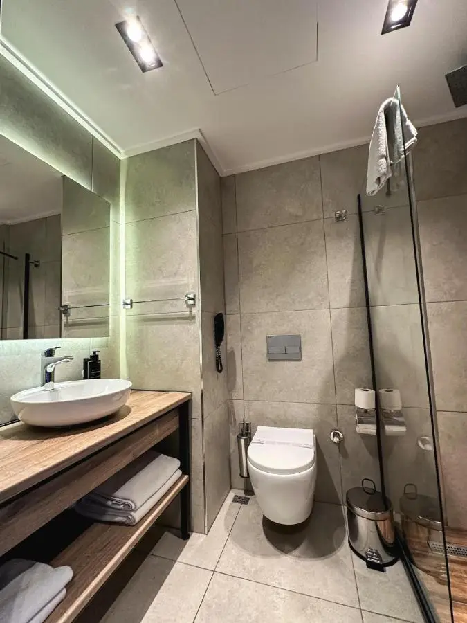 Axis Hotel