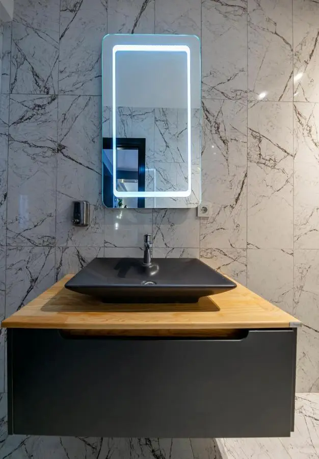Hexa Suites Hotel
