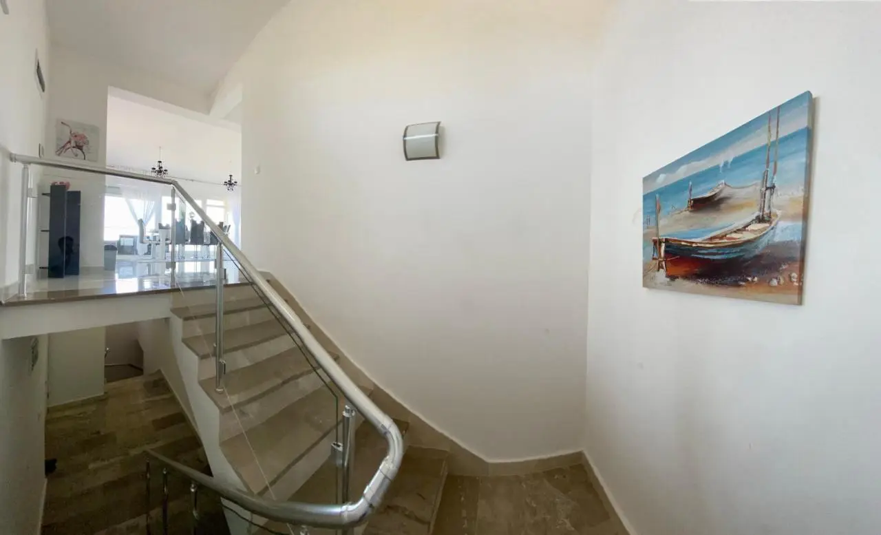 Al Qasr Luxury Villas