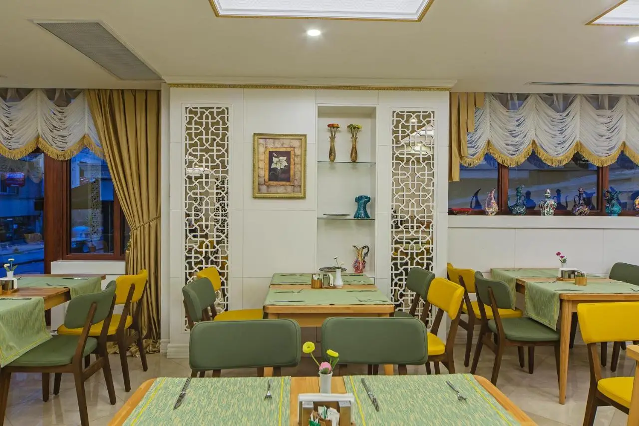 Grand Naki Hotel