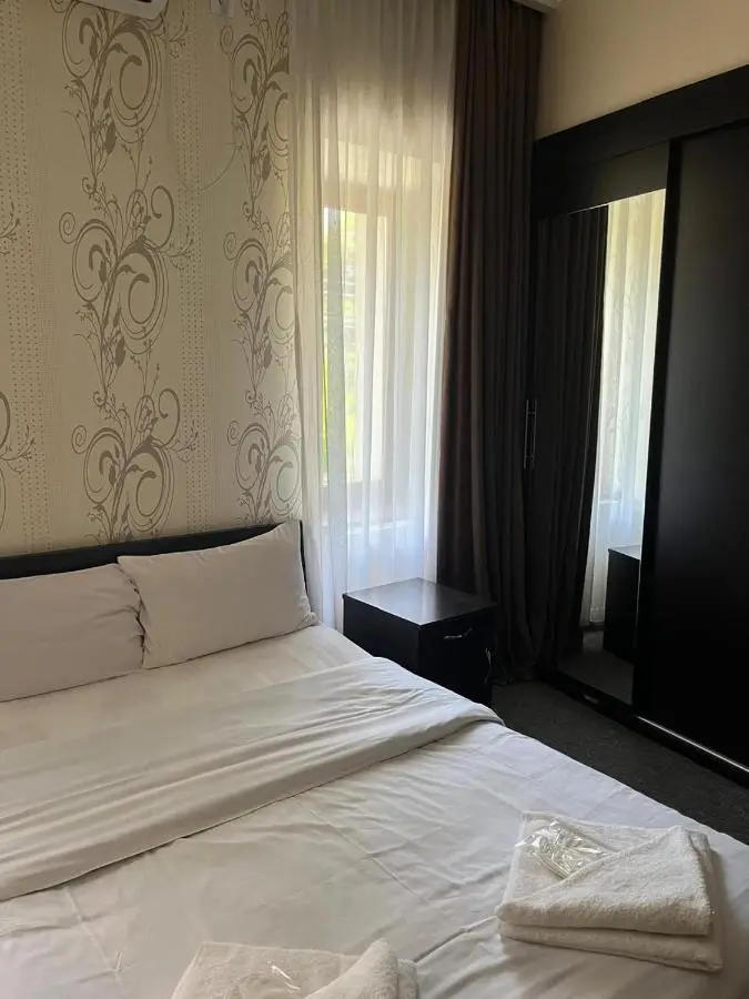 Hotel Eight