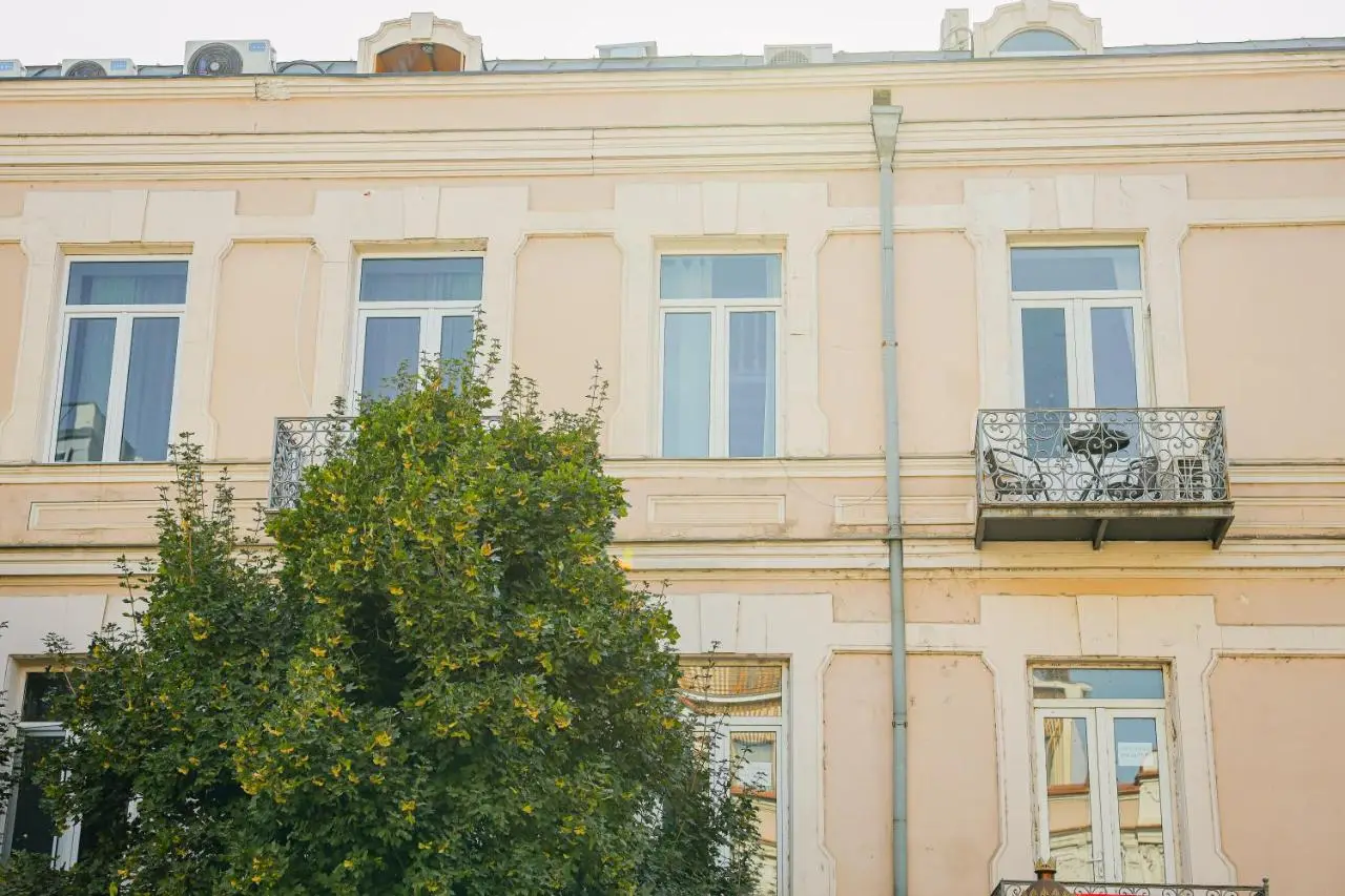 Avenue N146