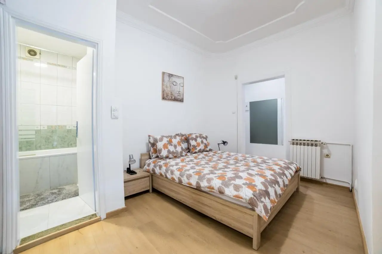 Urban Santiq City Center 3-bedroom apartment with balcony
