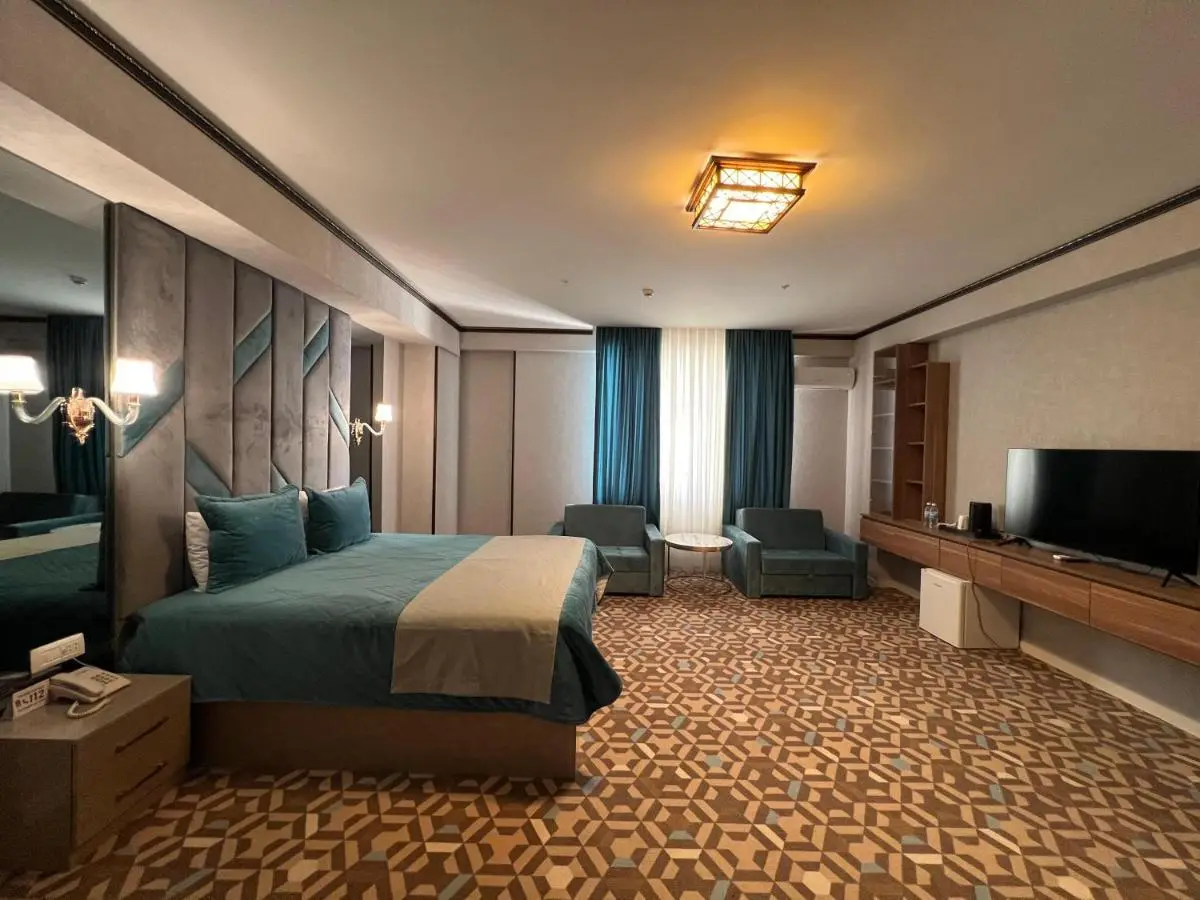 Alison Boulevard Hotel